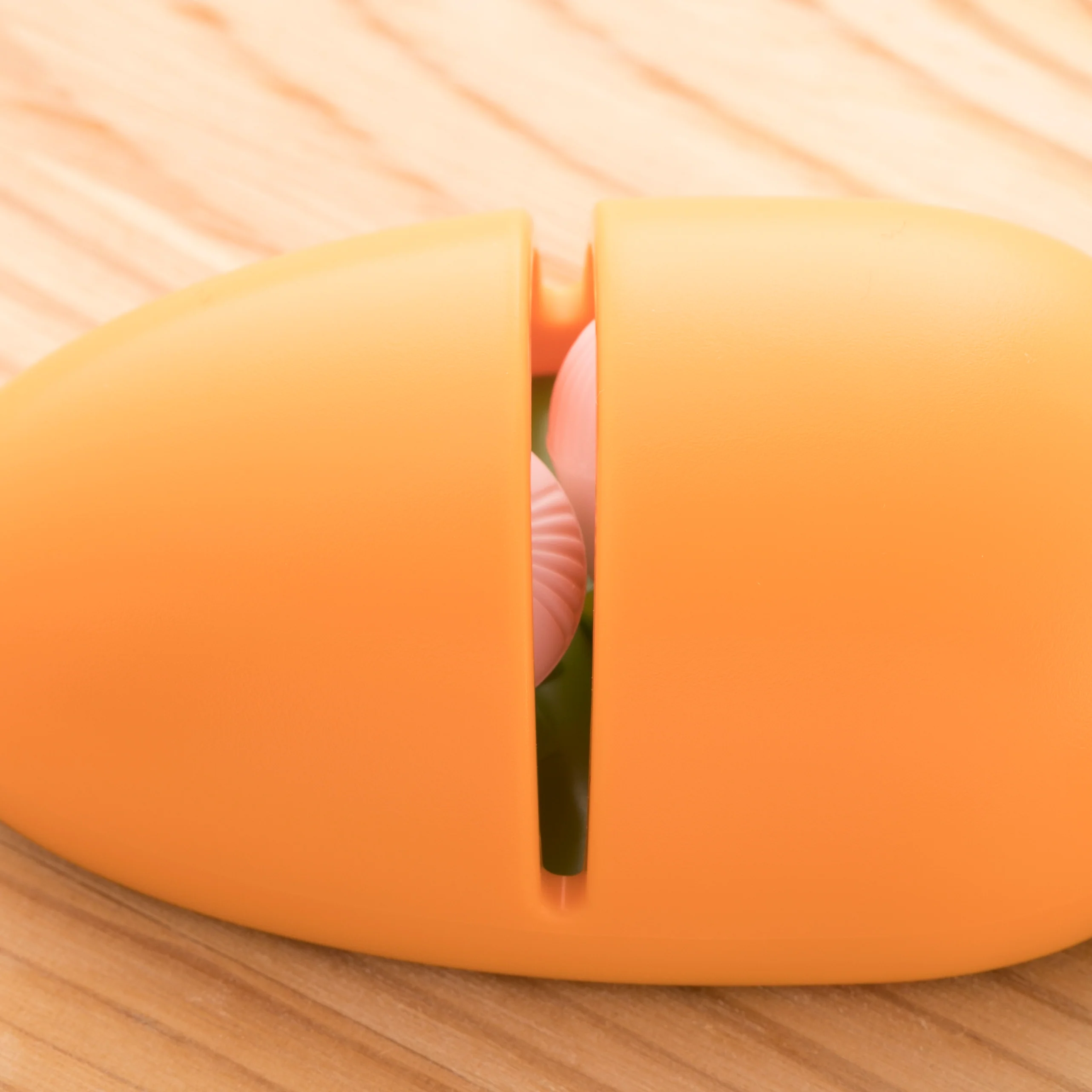 Kai Kitchen Carrot Ceramic Knife Sharpener - Image 7