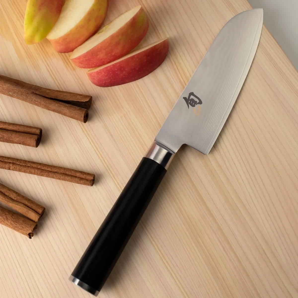 Kai Shun Classic Santoku Kitchen Knife 5.5"  [DM0727] - Image 3